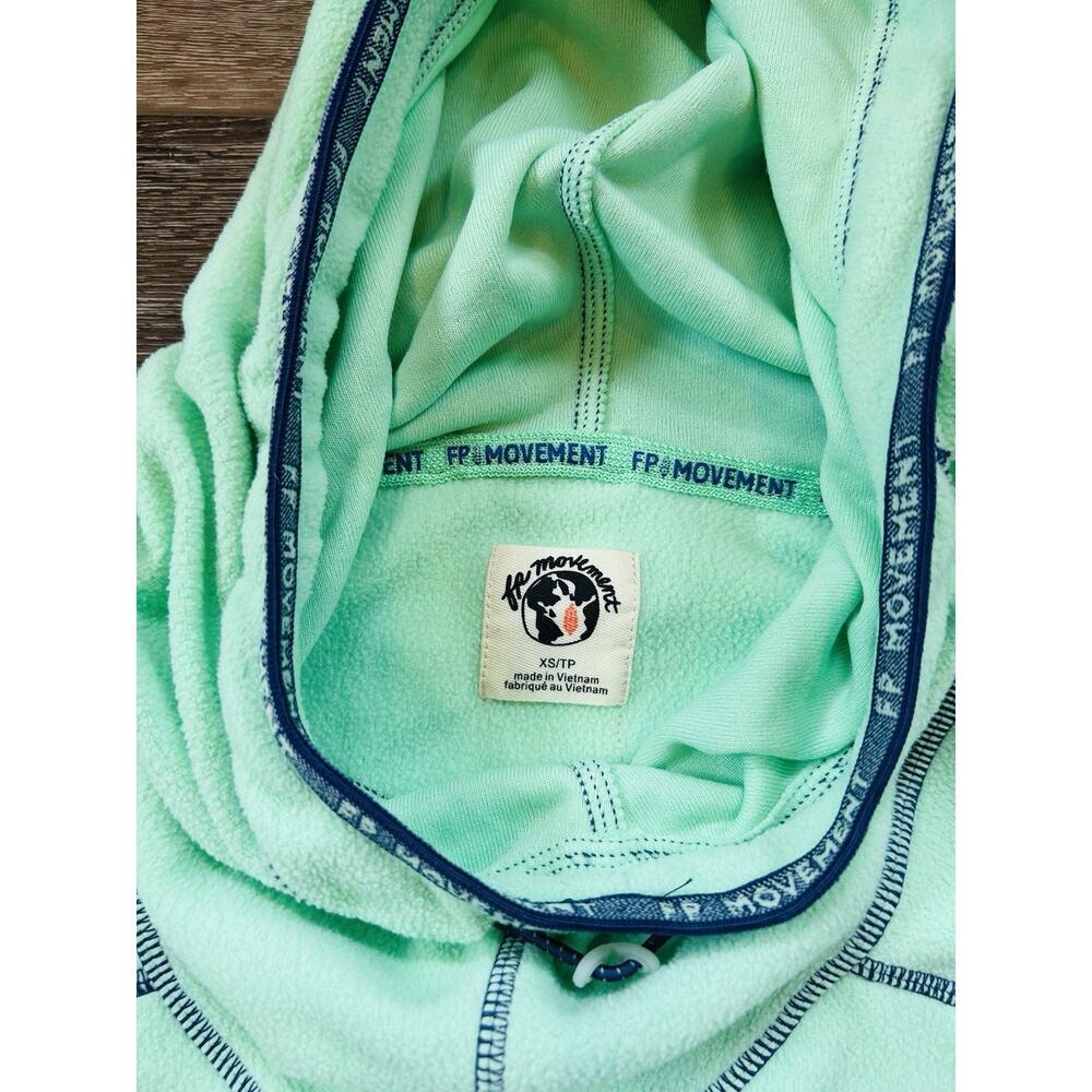 Free People Movement Blue Jade Crop Hoodie Pull Over Thumb Holes Fleece XS NWT - Picture 2 of 8